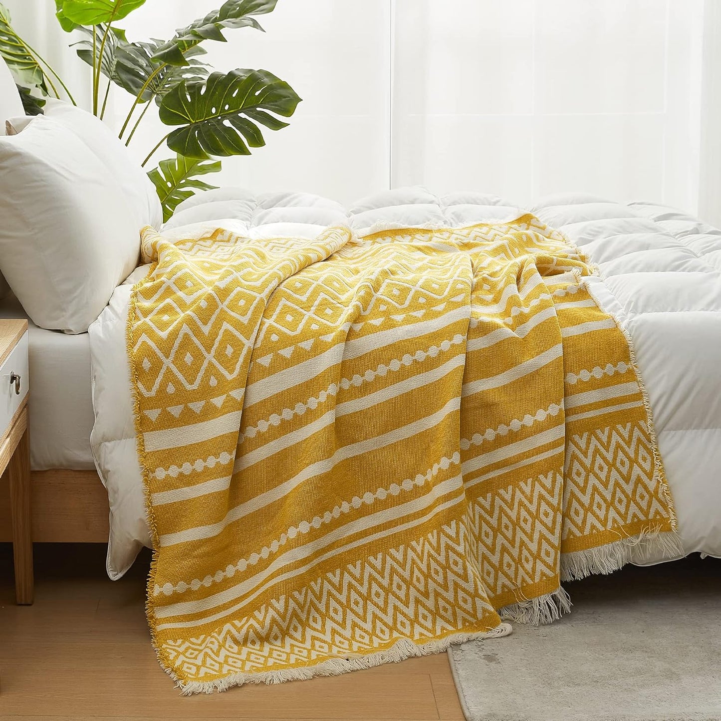 Chenille Jacquard Woven Throw Blanket with Handmade Tassels